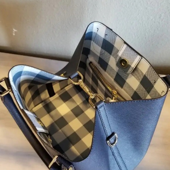 Brand New Mk Navy Blue purse - Picture 3 of 3